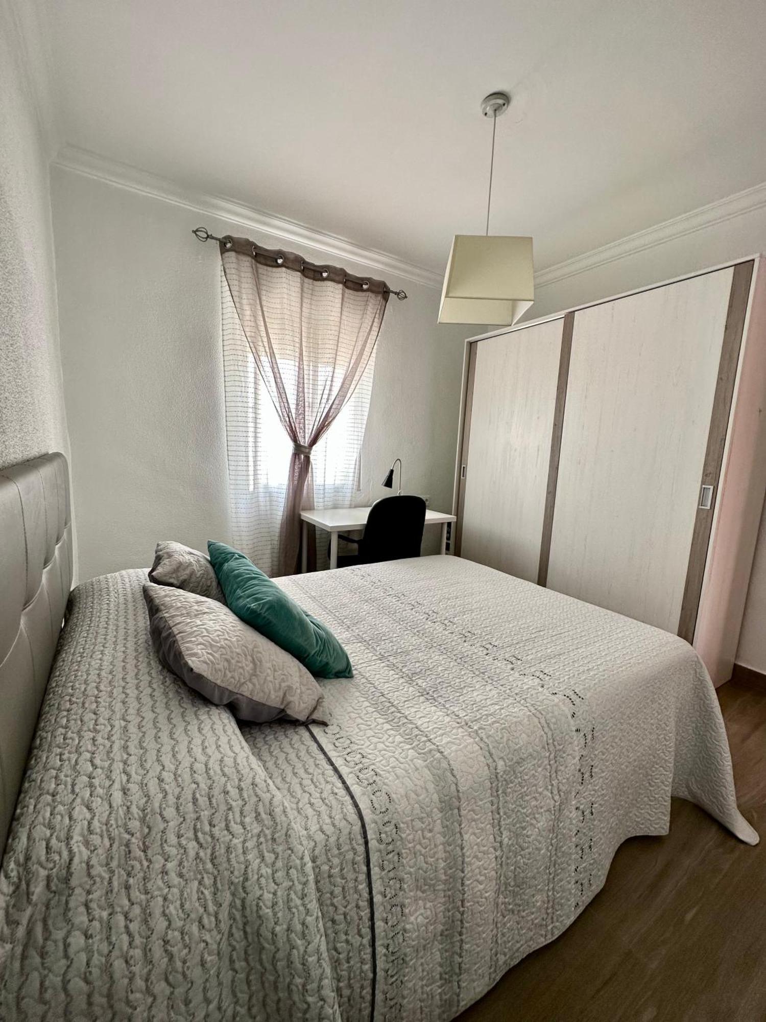 Precioso Apartamento 3 Dormitorios, Aire Acondicionado Menos 10 Min A Pie Feria Jerez De La Frontera Eksteriør bilde